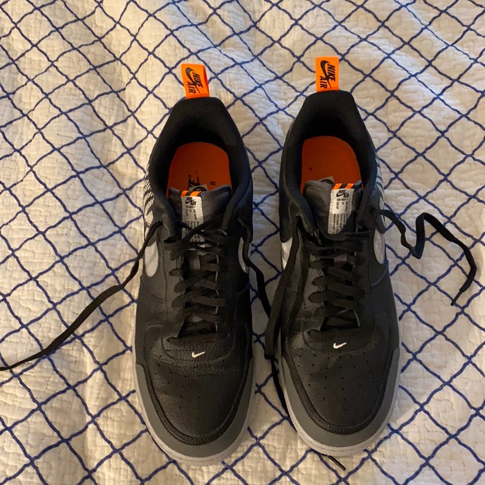Nike Air Force 1 LV8 2